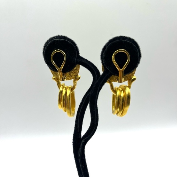 Elegant Matte Gold Hammered Earrings Clip on Premier Designs Vintage Statement - Picture 5 of 13